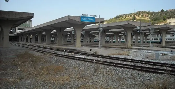 Stazione ferroviaria di Cosenza, il restyling promesso e mai realizzato