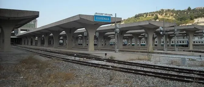 Stazione ferroviaria di Cosenza, il restyling promesso e mai realizzato