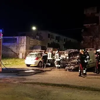 Notte di fuoco a Catanzaro, cinque auto date alle fiamme
