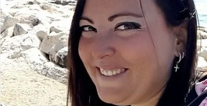 «È solo mal di pancia» ma Anna aveva un feto in grembo: muore a 36 anni