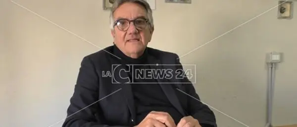 Reggio, Dattola: «Ma che saluto fascista, ho usato la sinistra»