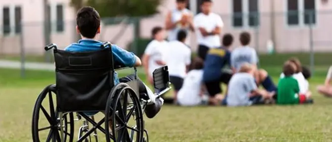 Obbligo di assistenza scolastica per bimbi disabili: una legge ignorata