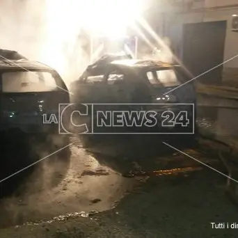 Ancora un incendio doloso nella notte a Corigliano-Rossano