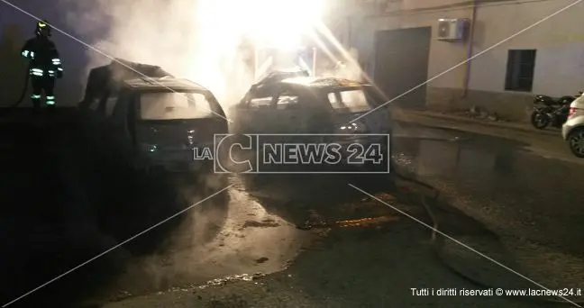 Ancora un incendio doloso nella notte a Corigliano-Rossano
