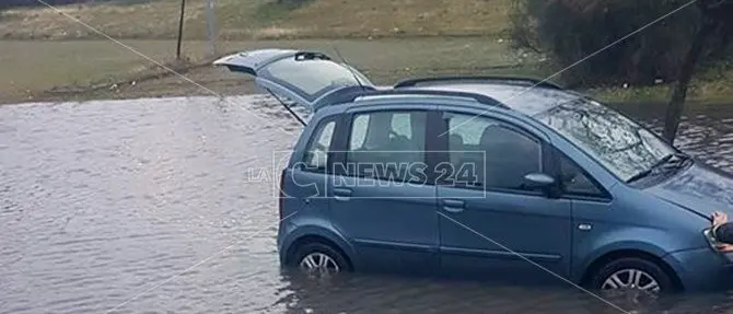 Maltempo, allagamenti nel Lametino. Ecco l'elenco delle scuole chiuse