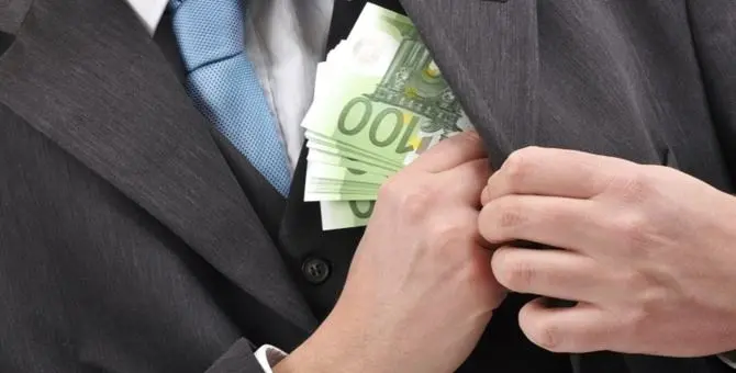 Corruzione sul Tirreno cosentino: in attesa del prossimo blitz i politici si vedono a cena