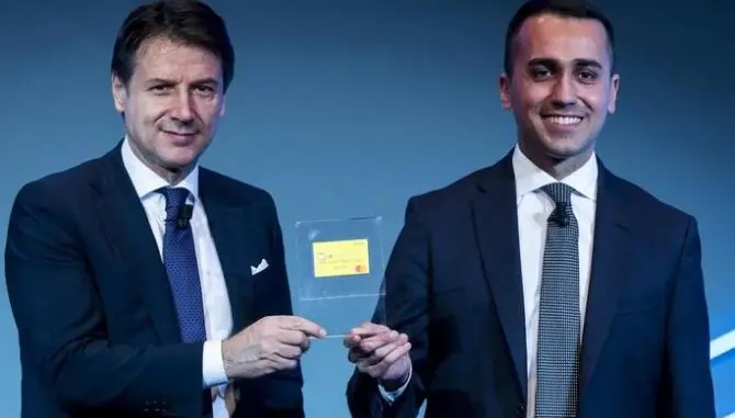 Parte il reddito di cittadinanza, Di Maio: «La card sarà come una postepay»