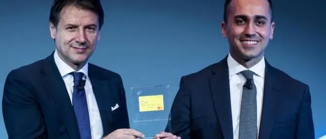 Parte il reddito di cittadinanza, Di Maio: «La card sarà come una postepay»