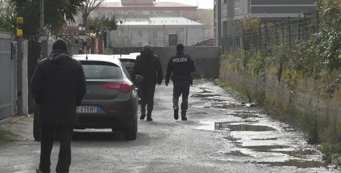 Raid vandalico a Catanzaro, un rogo d'auto per cancellare le tracce?