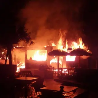 Incendio al resort Le Saline, parla l'amministratore: «Non molliamo»