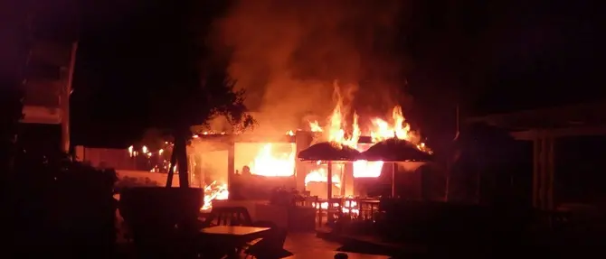 Incendio al resort Le Saline, parla l'amministratore: «Non molliamo»