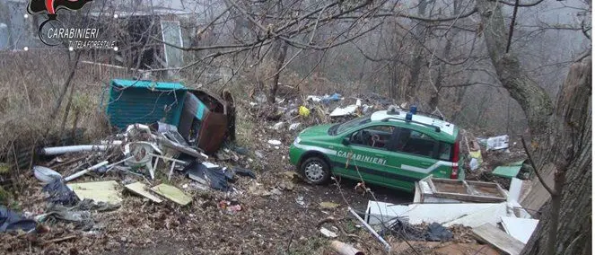 Maltempo, rami spezzati e tegole scoperchiate a Taverna
