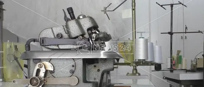 Resistere al tempo e alla crisi: l'atelier di provincia che dura da 50 anni