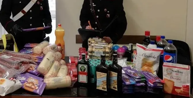 Auto carica di alimenti rubati, arrestate tre ladre a Polistena