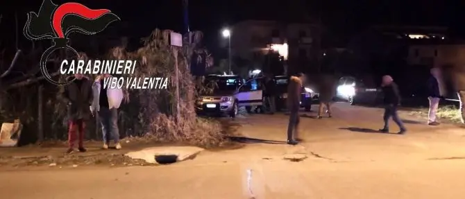 Pirata della strada investe un uomo nel Vibonese e fugge, individuato e denunciato