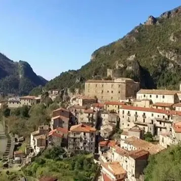 “Un bacio a mezzanotte” a Cosenza per festeggiare San Valentino