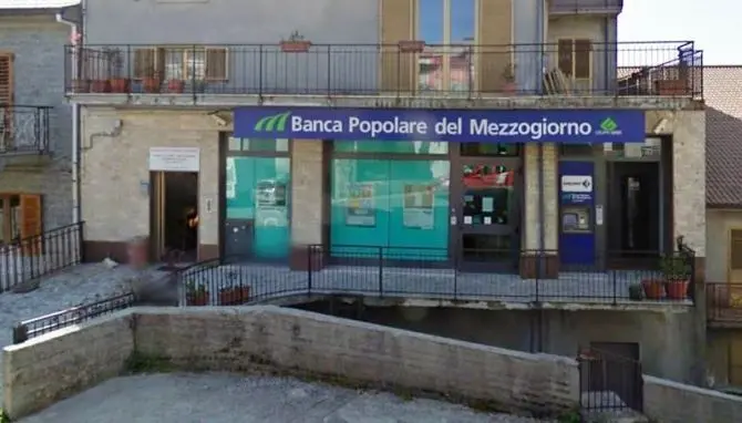 Chiusura della sede Bper Banca a Fabrizia, proteste