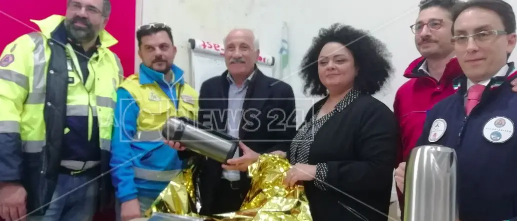 Il calore della solidarietà nel kit anti-freddo per i senzatetto di Catanzaro