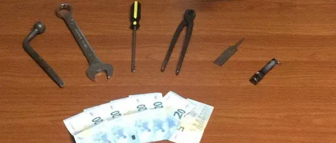 Tentato furto in un'assicurazione di Soverato, arrestato 64enne