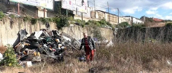 Degrado nell’area ospedaliera. La denuncia: «Intervengano i Nas»