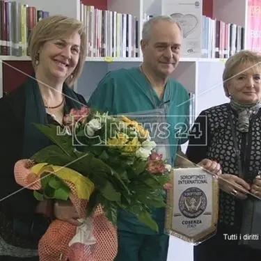 Scaffale del cuore, l'ospedale di Cosenza si apre alla lettura