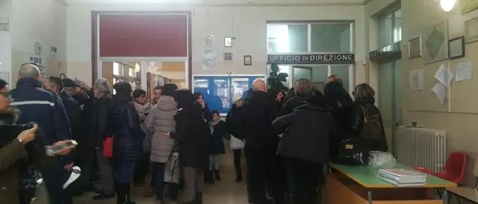 Castrovillari, topi in una scuola: genitori protestano