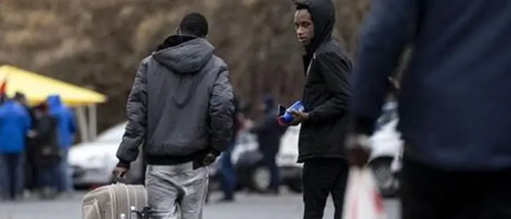 Stanchi di vivere nella “baracche della morte”. Pronti a partire altri migranti verso i Cas