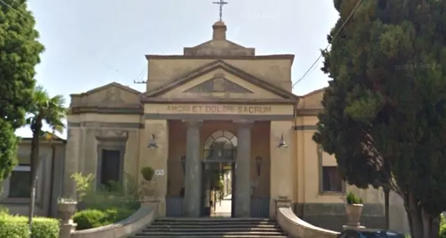 Cimitero di Vibo, l’appello di Katia Franzè (Fdi): «Troppa incuria, bisogna restituire dignità a un luogo di memoria»\n