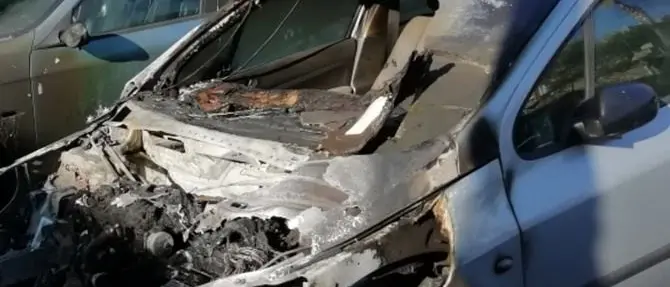 Paola, incendiata l'auto di un dipendente comunale