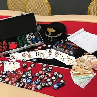 La 'ndrangheta gioca a poker texano. Scoperta bisca clandestina a Vibo