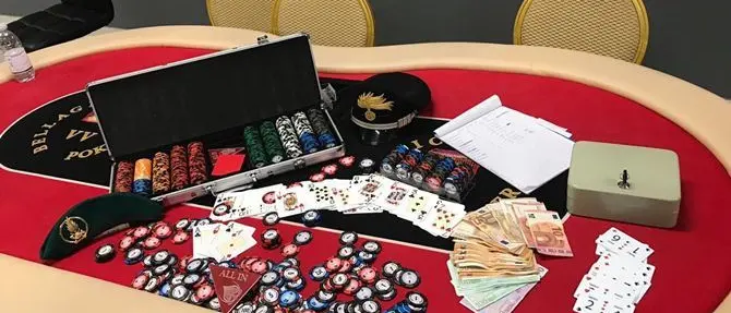 La 'ndrangheta gioca a poker texano. Scoperta bisca clandestina a Vibo