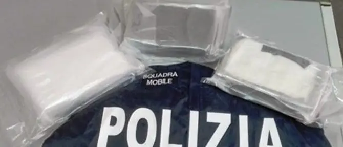 Rose, tre chili di cocaina ritrovati vicino al covo di Strangio