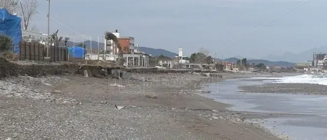 Mareggiata a Rossano: «La Regione chieda lo Stato di calamità naturale»