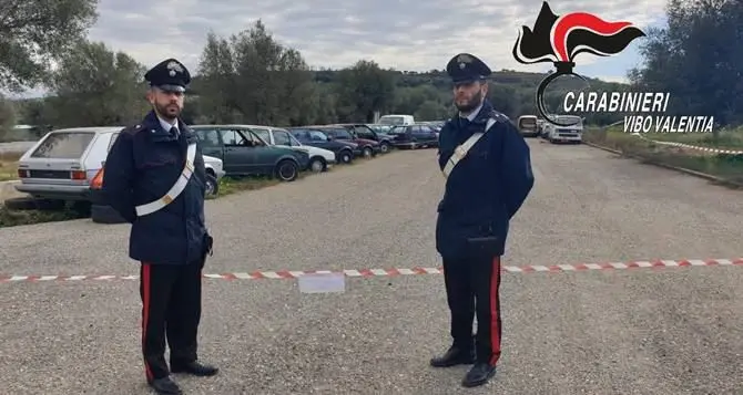 Scoperto “cimitero di auto” abusivo a Limbadi, una denuncia