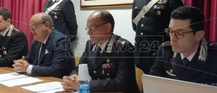 Rapinano la Posta ma nella fuga uno dei malviventi perde una scarpa: sgominata banda