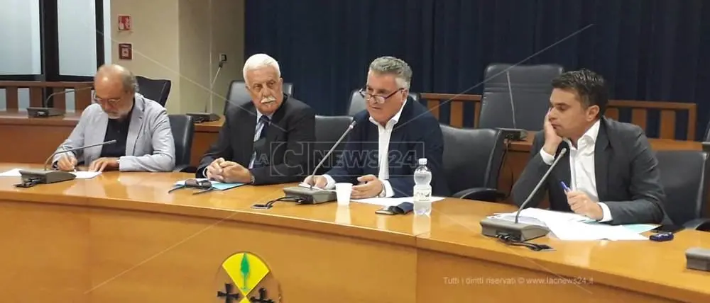 Regione: Scalzo, Neri e Sergio aderiscono al movimento di Raffaele Fitto e aprono la crisi