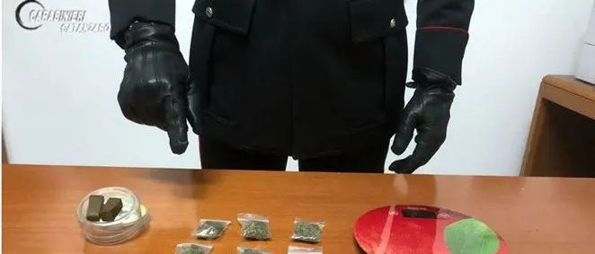 In auto con droga a bordo, scattano le manette per un 40enne di Zagarise
