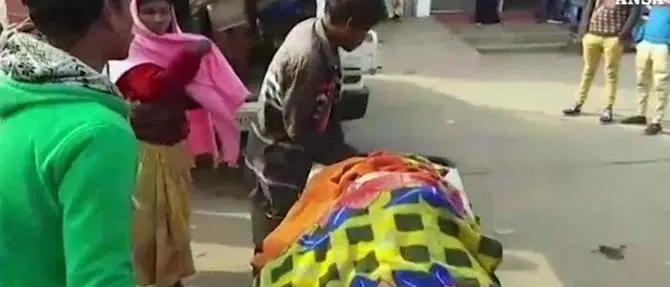 Liquore killer in India, più di cento morti e duecento intossicati