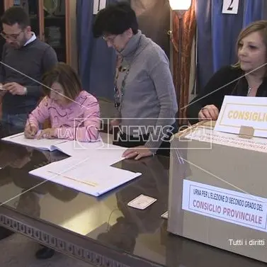Elezioni provinciali a Cosenza, urne chiuse. Iniziato lo spoglio