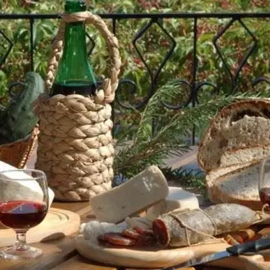 Il Carnevale di Castrovillari celebra i colori e sapori della cucina calabrese