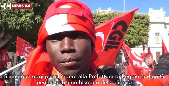 In piazza a Reggio Calabria per difendere la dignità dei migranti