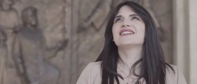 «Natuzza ha salvato il mio bambino, ora canto per lei»