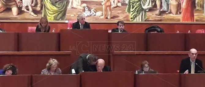 Consiglio regionale, Oliverio torna in aula. Russo: «Abbiamo il 116% dei fondi europei»