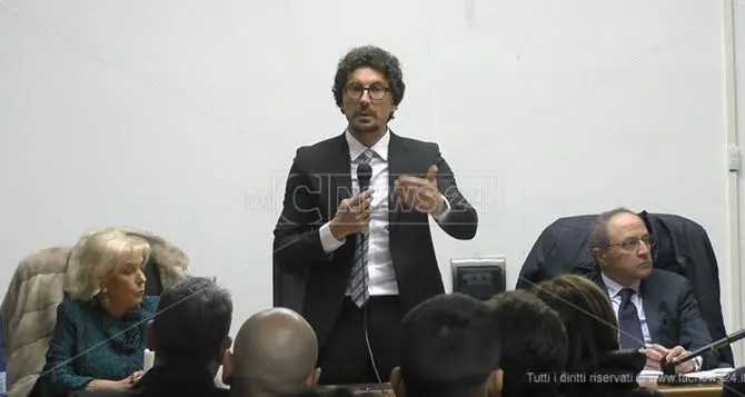 Toninelli a Corigliano-Rossano: «Meno Tav al Nord e più Frecce al Sud»