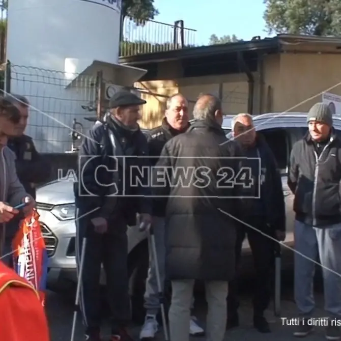 Parcheggi per dializzati occupati abusivamente, scatta la protesta a Soverato