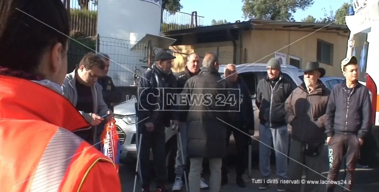 Parcheggi per dializzati occupati abusivamente, scatta la protesta a Soverato