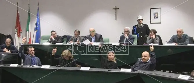 Rende, la Lega tiene a galla l'amministrazione Manna