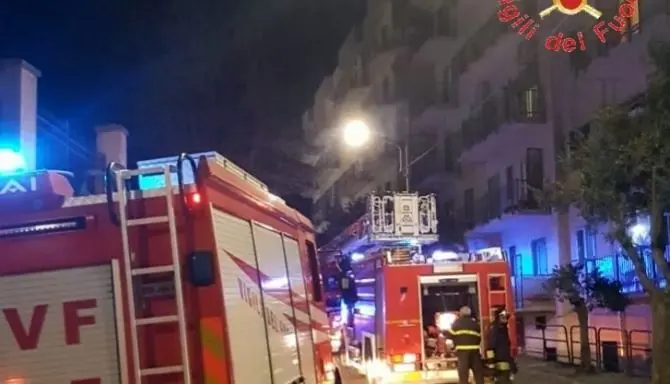 Stufa provoca incendio in un appartamento, attimi di paura a Catanzaro