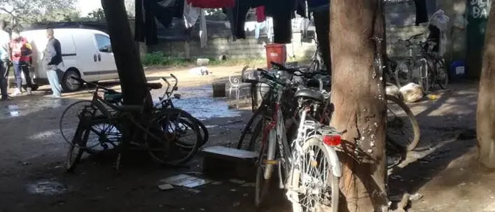 Il ghetto dei migranti non esisterà più. Ordinanza di sgombero della baraccopoli