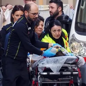 Cade dal carro di carnevale, bimbo di 2 anni in gravi condizioni